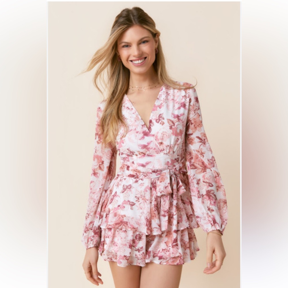 mi ami Francesca’s Cupshe Pink Floral Long Sleeve Romper size XS